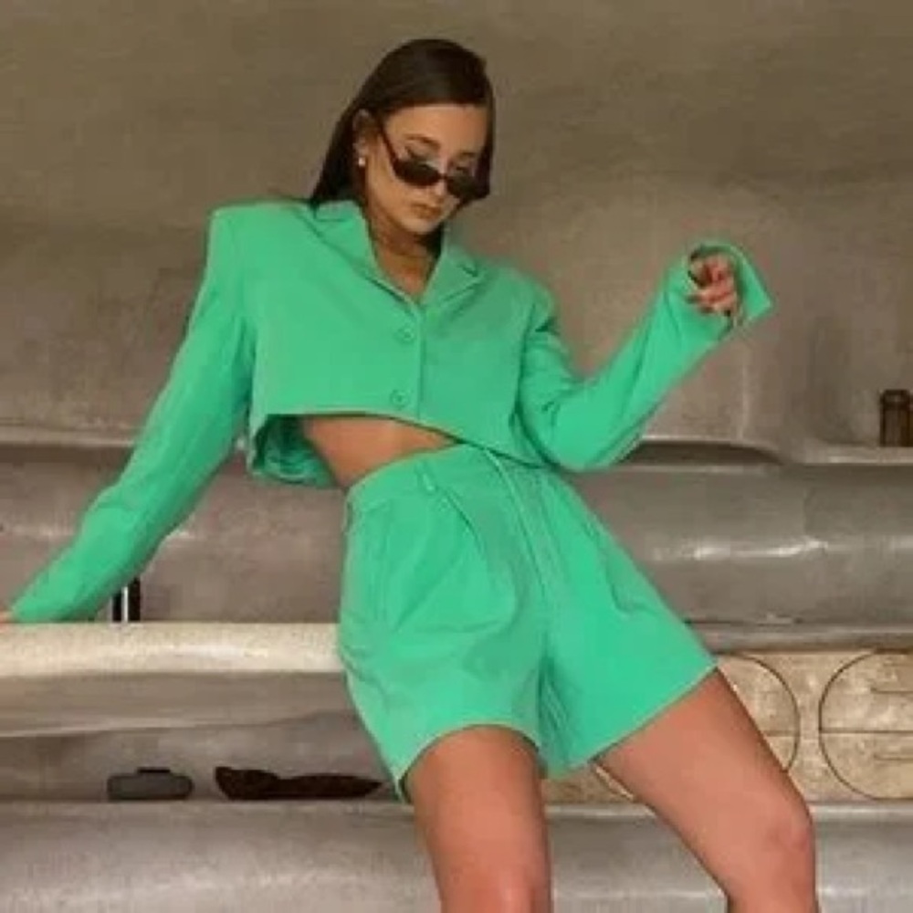 WeWoreWhat Green Cropped Blazer - Picture 3 of 5